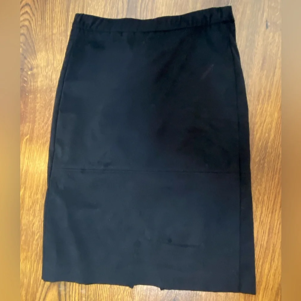 🌷 Tristan 🌷 Black Soft Suede Velvet Feel Knee Length Skirt NWOT - Picture 1 of 7